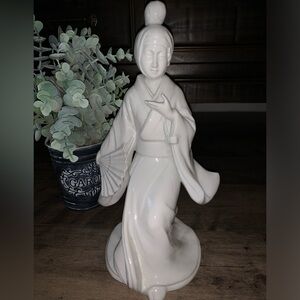 VINTAGE FITZ & FLOYD WHITE BONE CHINA GEISHA